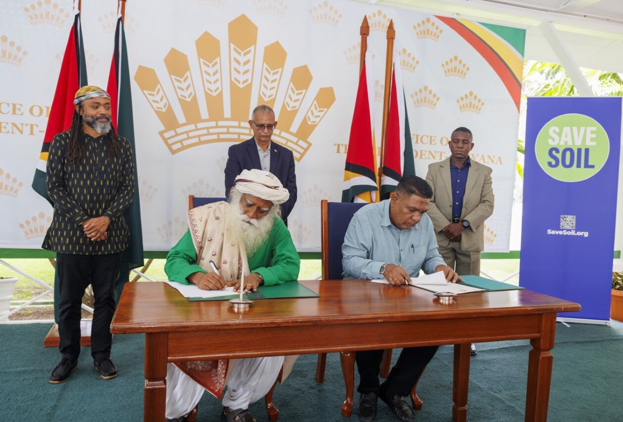 Sadhguru in gesprek met Nederlandse tuinbouwsector