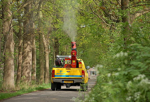 Boomspecialist Wolterinck: Bestrijding eikenprocessierups met Entonem