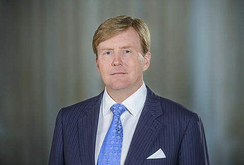 Koning bij viering 50-jarig jubileum Koppert Biological Systems
