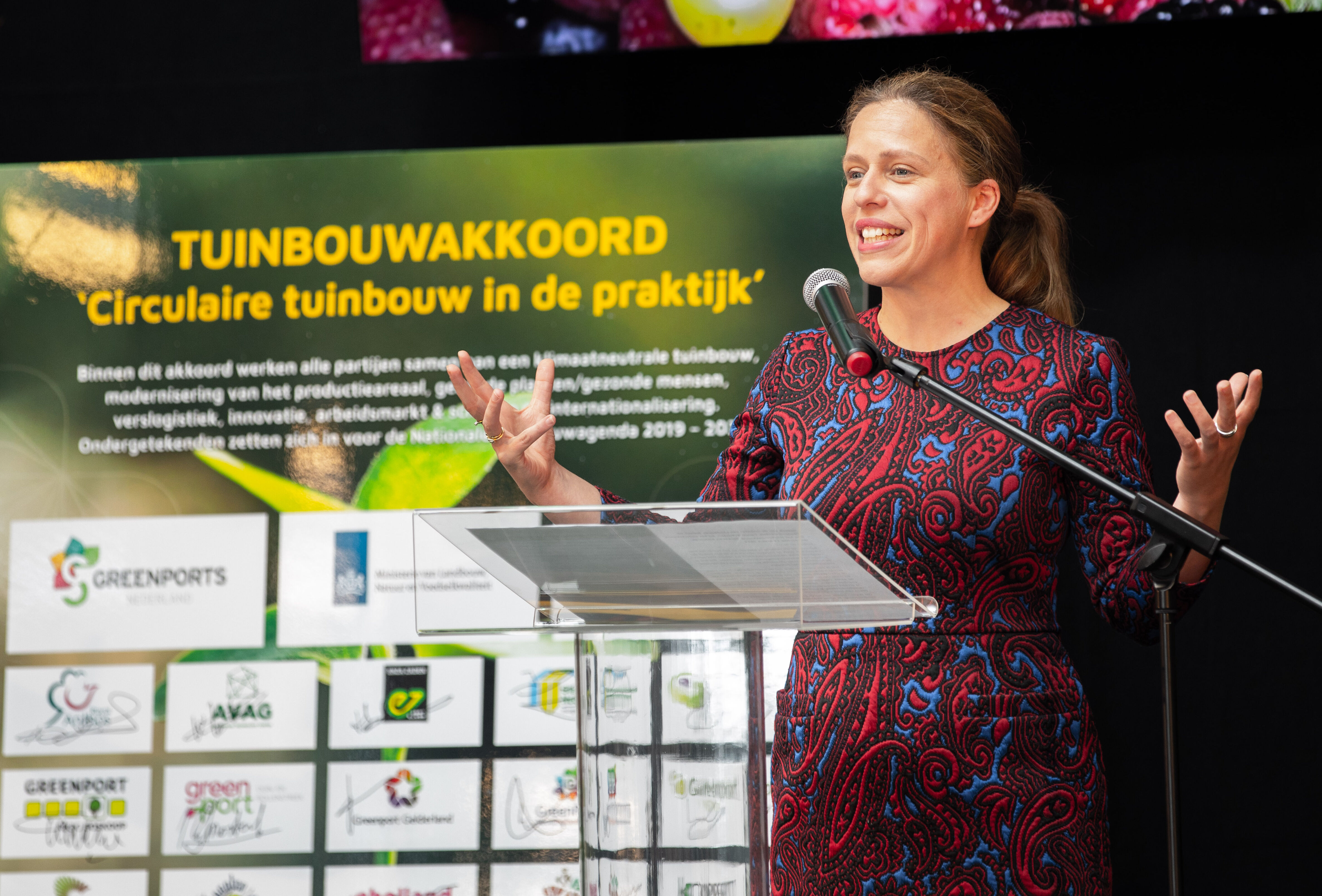 Minister Schouten van LNV ondertekent eerste Tuinbouwakkoord