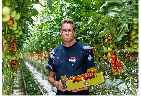 Mirical al op de plantenkwekerij: een gouden greep
