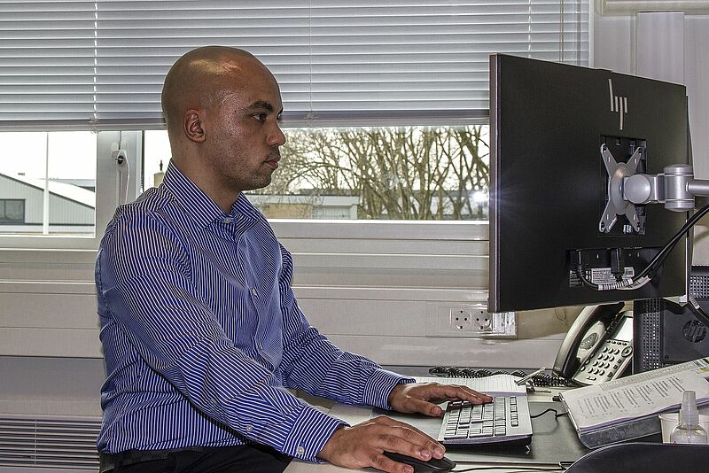 David van der Lende handelt snel en efficiënt eventuele klachten af, maar zoekt altijd ook naar de oorzaak. "Daar leert de hele organisatie van en dat is altijd winst voor de klanten."
